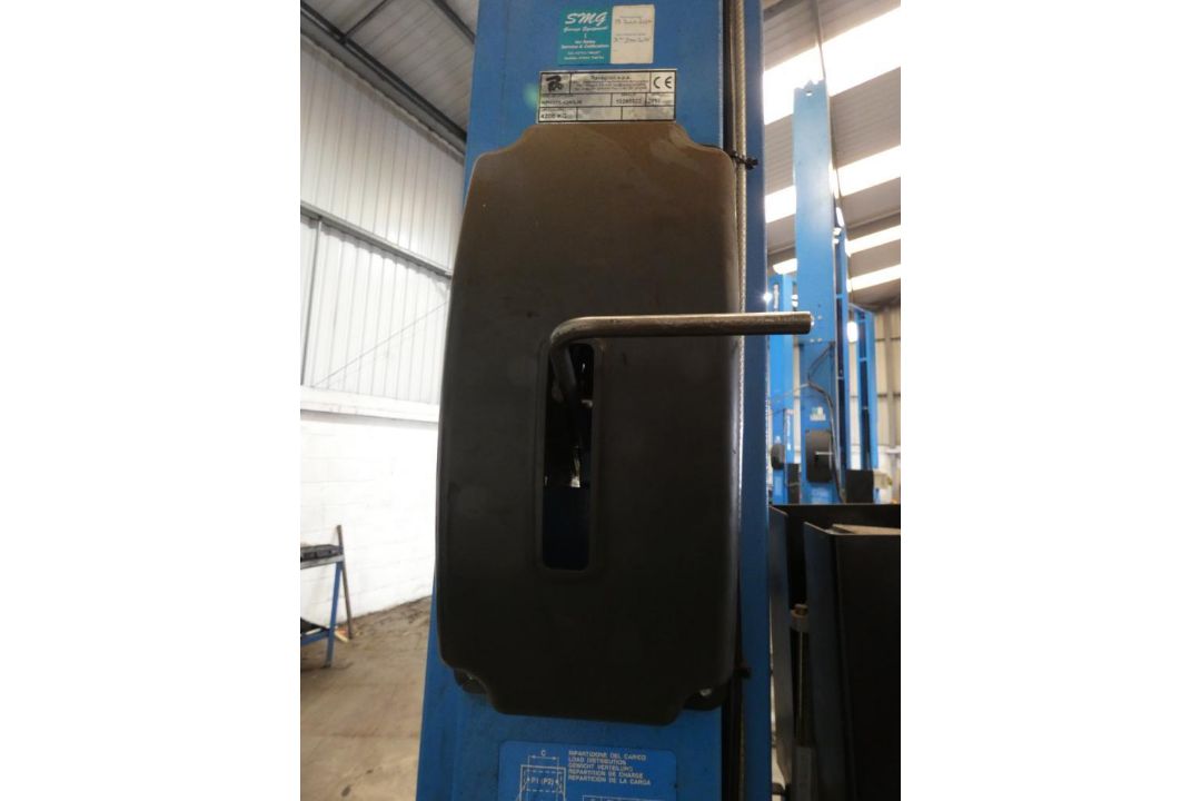 Ravaglioli KPH370.42K/LIK 2-Post High Vehicle Lift (2017), Capacity 4200kg, Serial Number 10295922 ( - Image 6 of 7