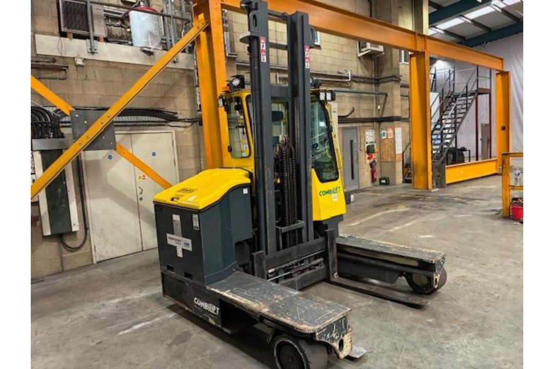 Combilift Marathon Classic Side Load Forklift Truck Model C4000ET, Serial Number 73340, Capacity 400 - Image 2 of 8