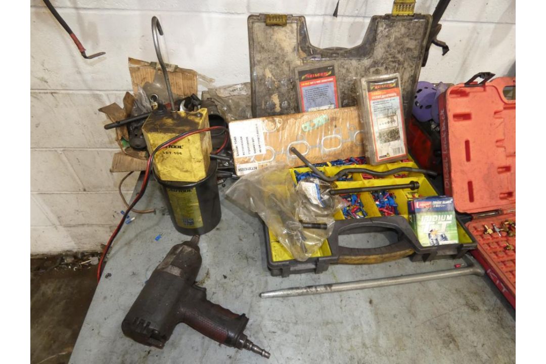3 Steel Benches & Contents (Location: Penryn. Please Refer to Important Information) - Image 2 of 11