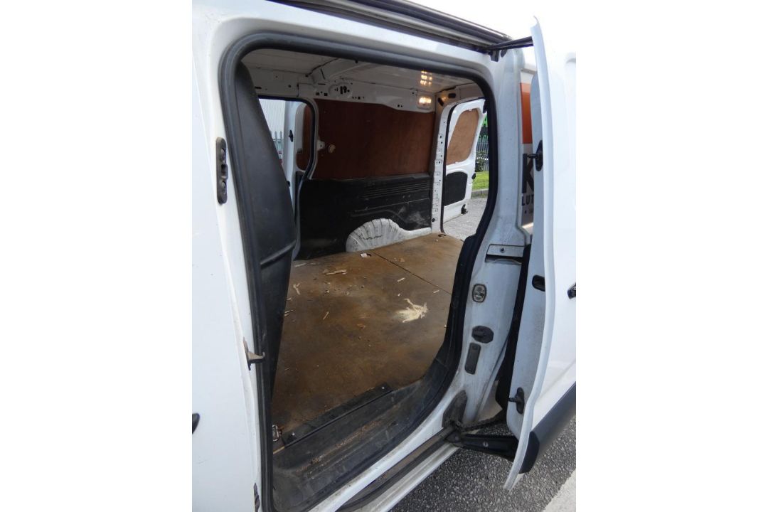 Vauxhall Combo Cargo L2 H1 Sportive Van, Registration DN70 YFR, MOT Expired 29th September 2026, Odo - Image 17 of 26