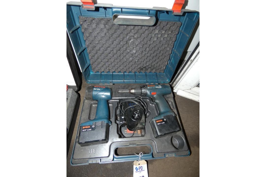 Bosch Cordless Drill & Torch Kit (Location: Penryn. Please Refer to Important Information)