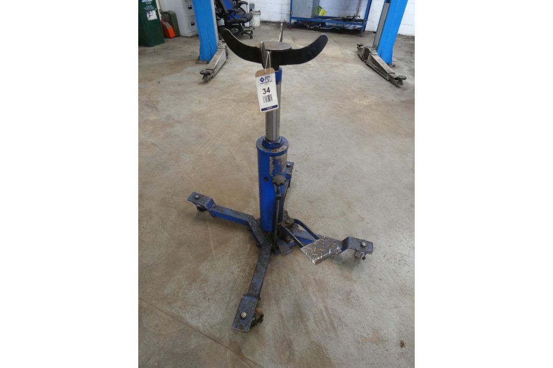 Transmission Jack (Location: Penryn. Please Refer to Important Information) - Image 1 of 2