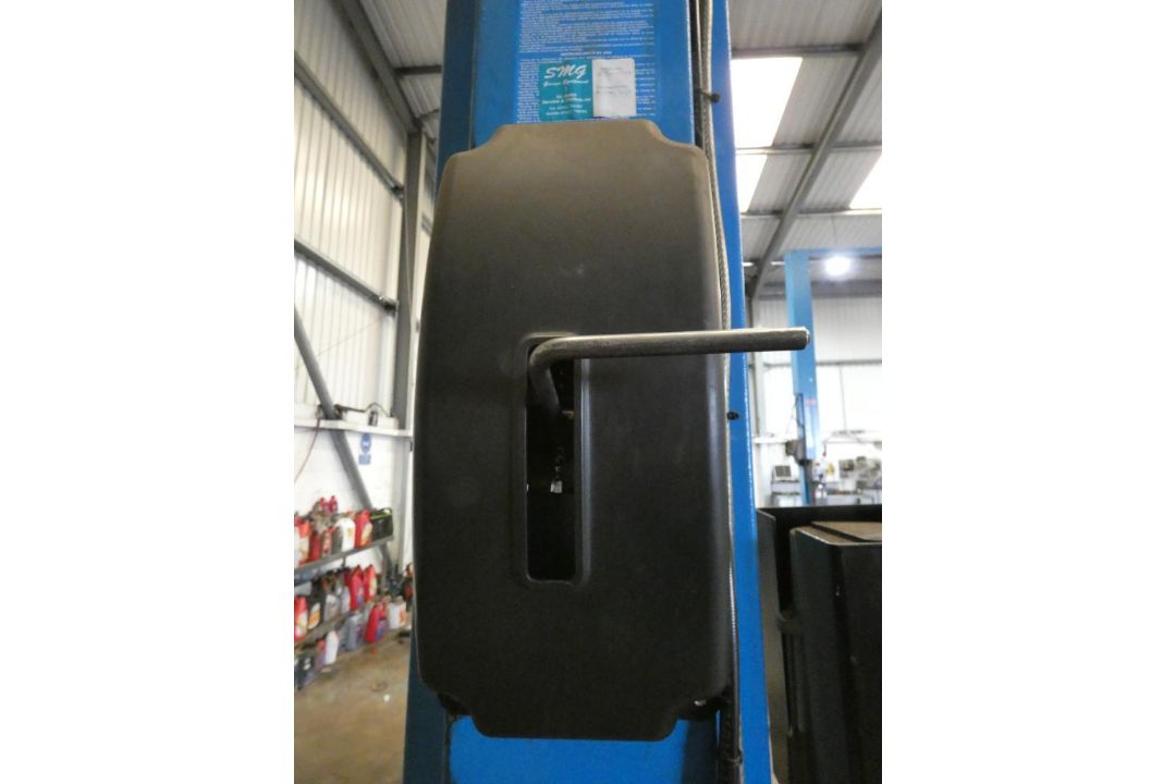 Ravaglioli KPH370.42K/LIK 2-Post High Vehicle Lift (2018), Capacity 4200kg, Serial Number 10325628 ( - Image 6 of 7