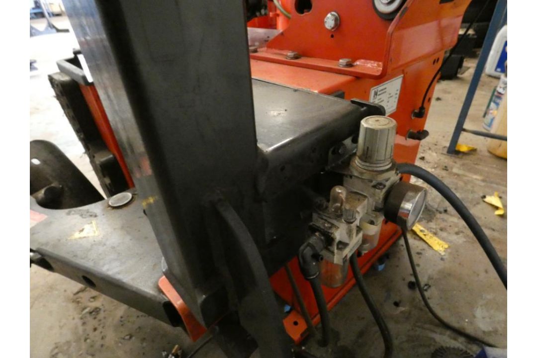 Hoffman Megaplan Tornado Tyre Changer (2020), Serial Number 9312910906459, Single Phase (Location: P - Image 10 of 11