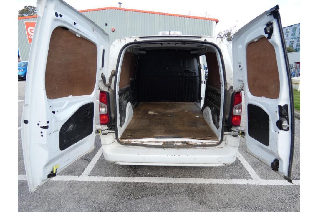 Vauxhall Combo Cargo L2 H1 Sportive Van, Registration DN70 YFR, MOT Expired 29th September 2026, Odo - Image 16 of 26
