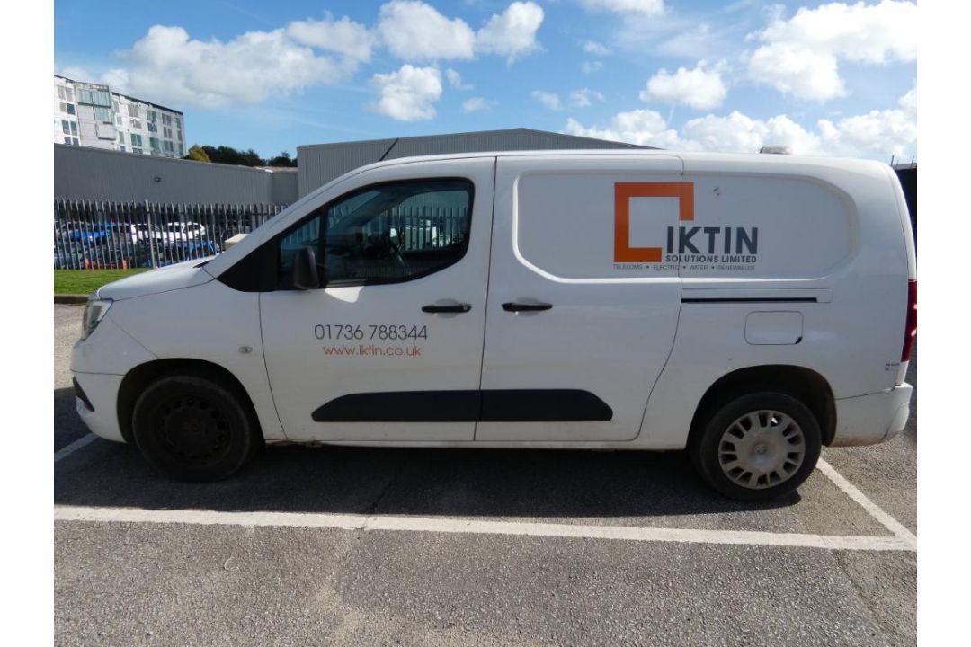 Vauxhall Combo Cargo L2 H1 Sportive Van, Registration DN70 YFR, MOT Expired 29th September 2026, Odo - Image 6 of 26