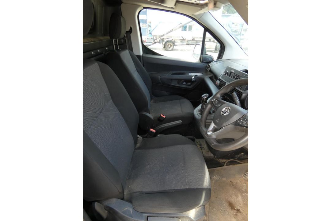 Vauxhall Combo Cargo L2 H1 Sportive Van, Registration DN70 YFR, MOT Expired 29th September 2026, Odo - Image 20 of 26