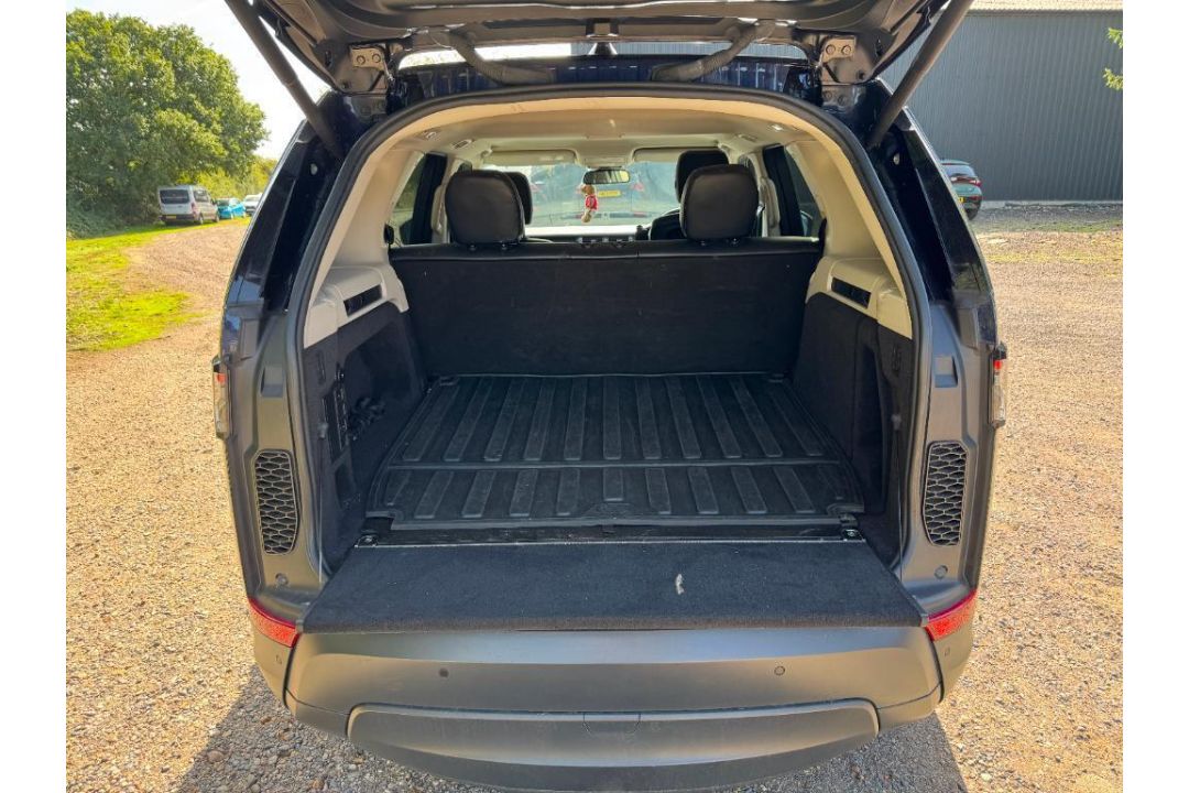 Land Rover Discovery 3.0 SDV6 306 S Commercial Auto, Registration: LP19 POA, First Registered 30th M - Image 13 of 23
