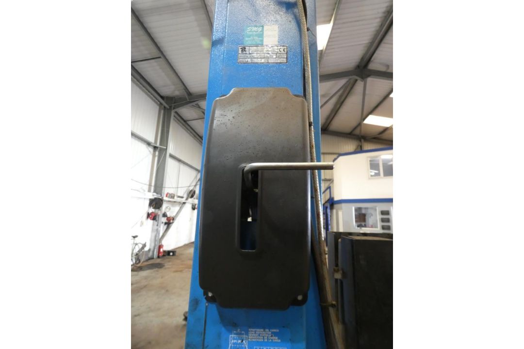 Ravaglioli KPH370.42K/LIK 2-Post Vehicle Lift (2017), Capacity 4200kg, Serial Number 10290801 (Locat - Image 6 of 7