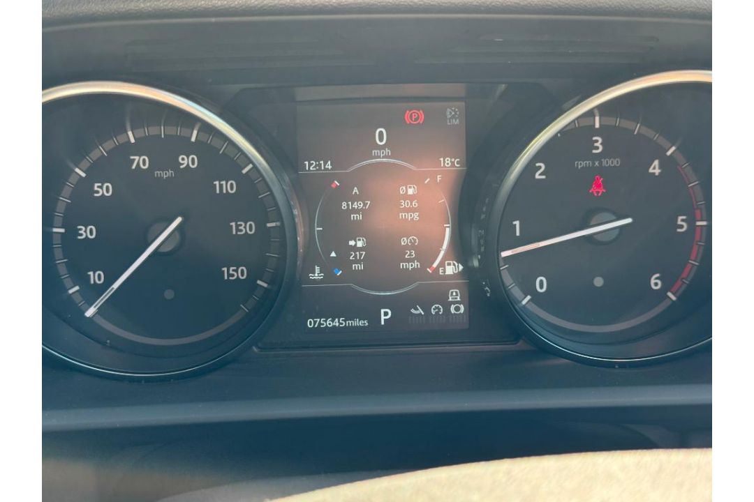Land Rover Discovery 3.0 SDV6 306 S Commercial Auto, Registration: LP19 POA, First Registered 30th M - Image 22 of 23