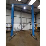 Ravaglioli KPH370.42K/LIK 2-Post Vehicle Lift (2017), Capacity 4200kg, Serial Number 10301657 (Locat