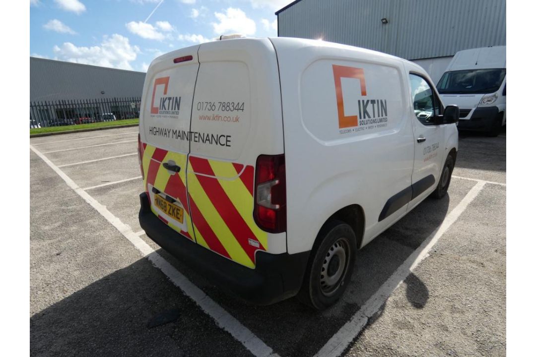 Vauxhall Combo Cargo L1 H1 Edition Van, Registration WM68 ZKE, MOT Valid Until 23rd November 2026, O - Image 4 of 21