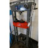Sealey YK309FAH 30 Tonne Garage Press (Location: Penryn. Please Refer to Important Information)