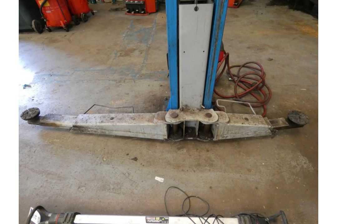 Ravaglioli KPH370.42K/LIK 2-Post High Vehicle Lift (2018), Capacity 4200kg, Serial Number 10325628 ( - Image 3 of 7