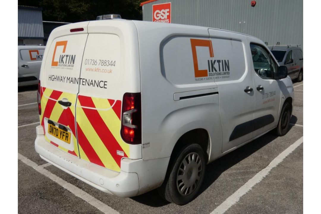 Vauxhall Combo Cargo L2 H1 Sportive Van, Registration DN70 YFR, MOT Expired 29th September 2026, Odo - Image 4 of 26