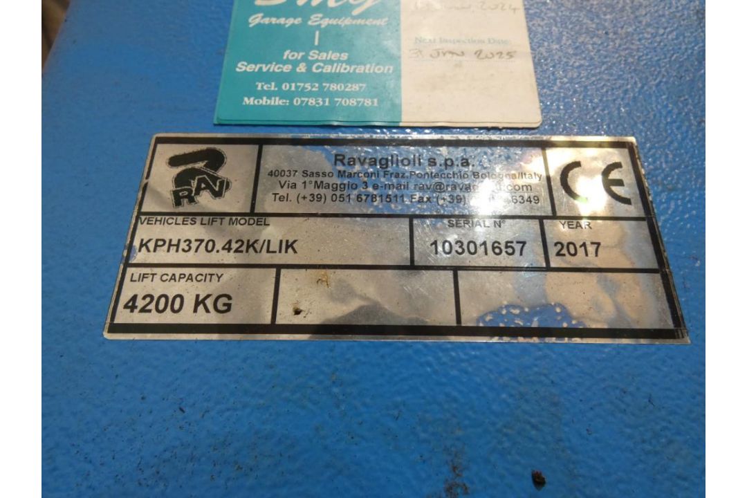 Ravaglioli KPH370.42K/LIK 2-Post Vehicle Lift (2017), Capacity 4200kg, Serial Number 10301657 (Locat - Image 7 of 7