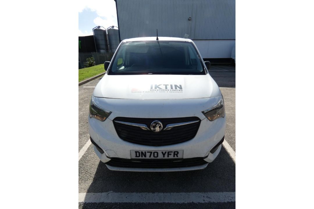 Vauxhall Combo Cargo L2 H1 Sportive Van, Registration DN70 YFR, MOT Expired 29th September 2026, Odo - Image 5 of 26