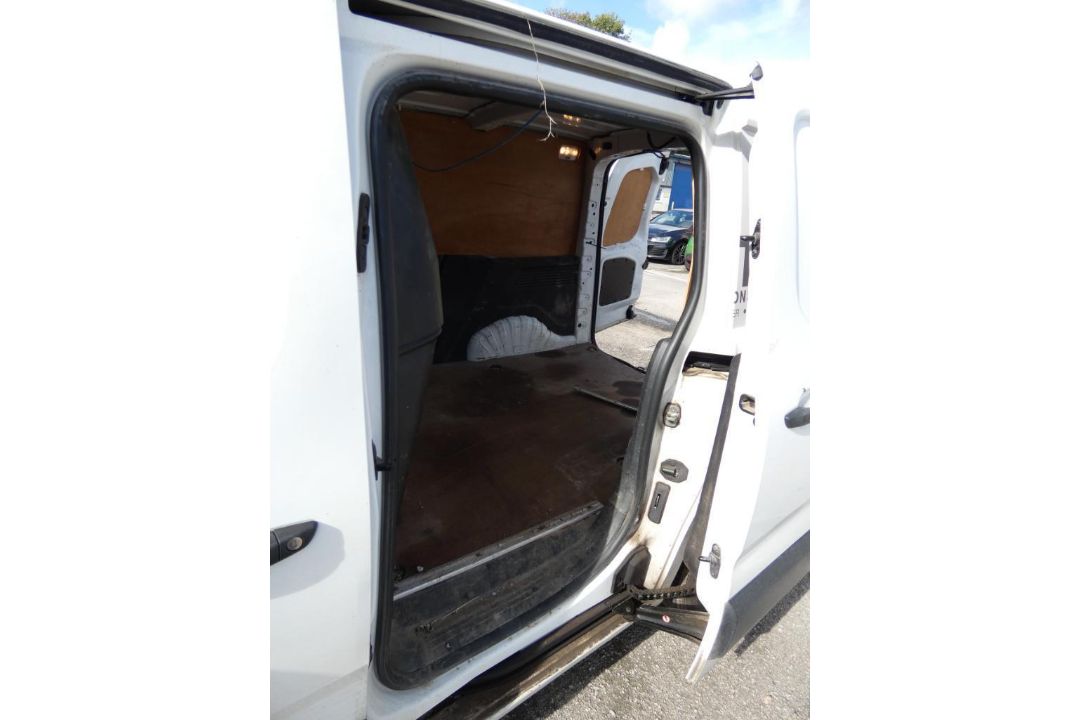 Vauxhall Combo Cargo L1 H1 Edition Van, Registration WM68 ZKE, MOT Valid Until 23rd November 2026, O - Image 14 of 21
