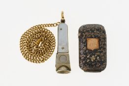 Kette mit Zigarrenknipser und Streichholzetui