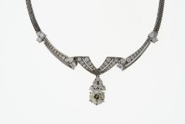 Collier mit großem Altschliffdiamanten
