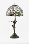 Tischlampe im Tiffany-Stil