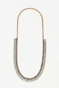 Wandelbares Collier mit Diamantrosen