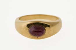 Ring mit Farbstein