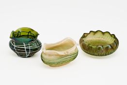 Vase und zwei Schalen