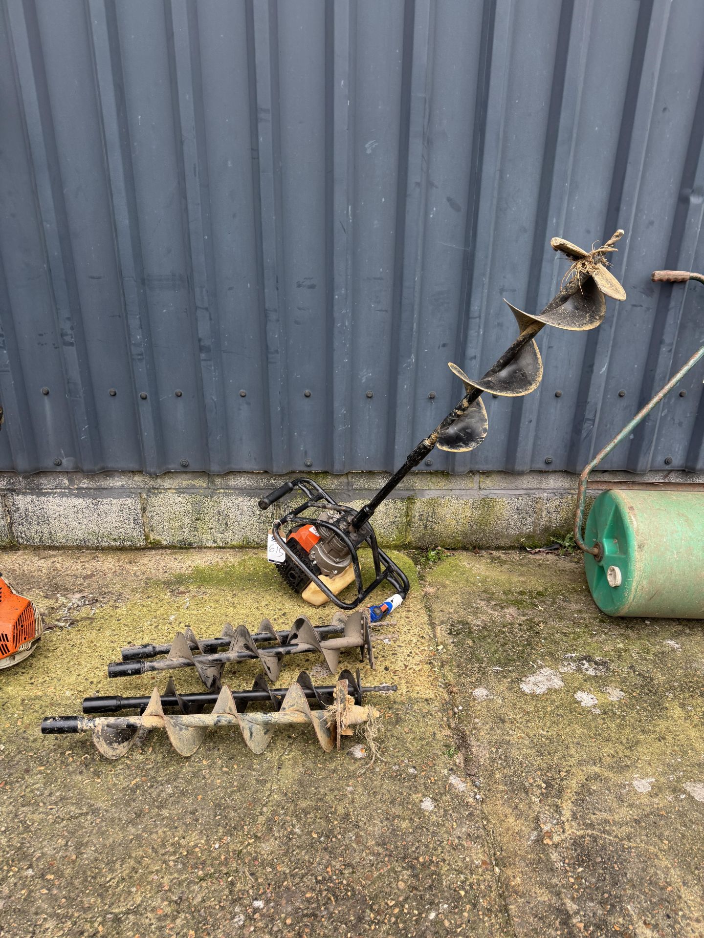Parker PGEA 5200 Petrol Driven Post Hole Auger with 4 Attachments (Location: Brentwood. Please Refer