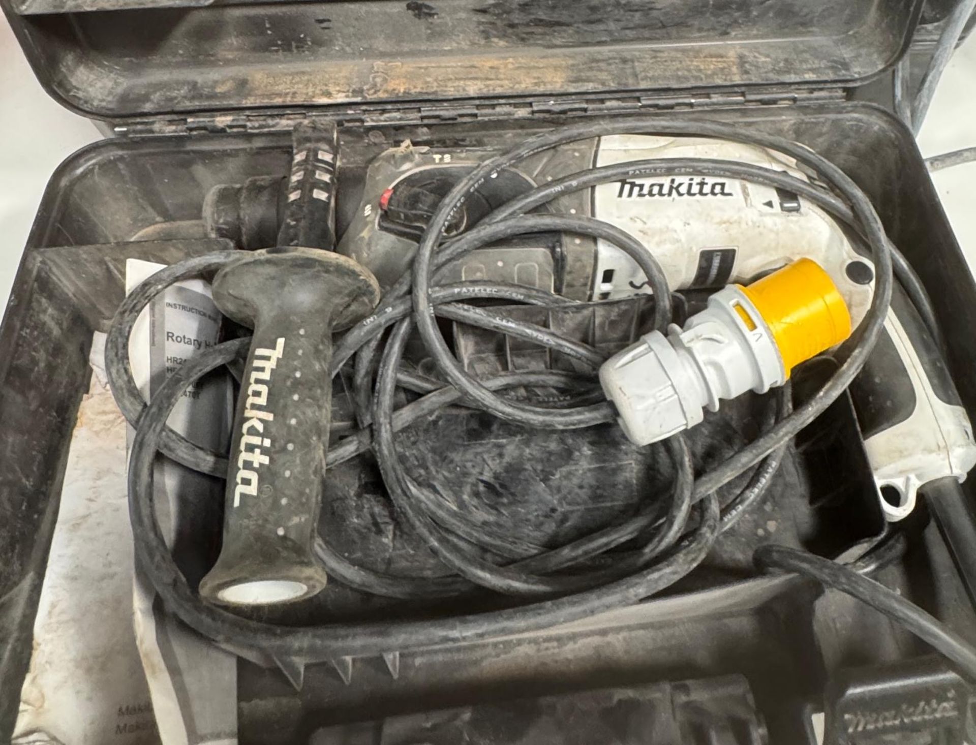 Erbauer EAG22 Corded Angle Grinder, 240v & a Makita HR2470 Rotary Hammer Drill, 100v (Location: - Image 2 of 2