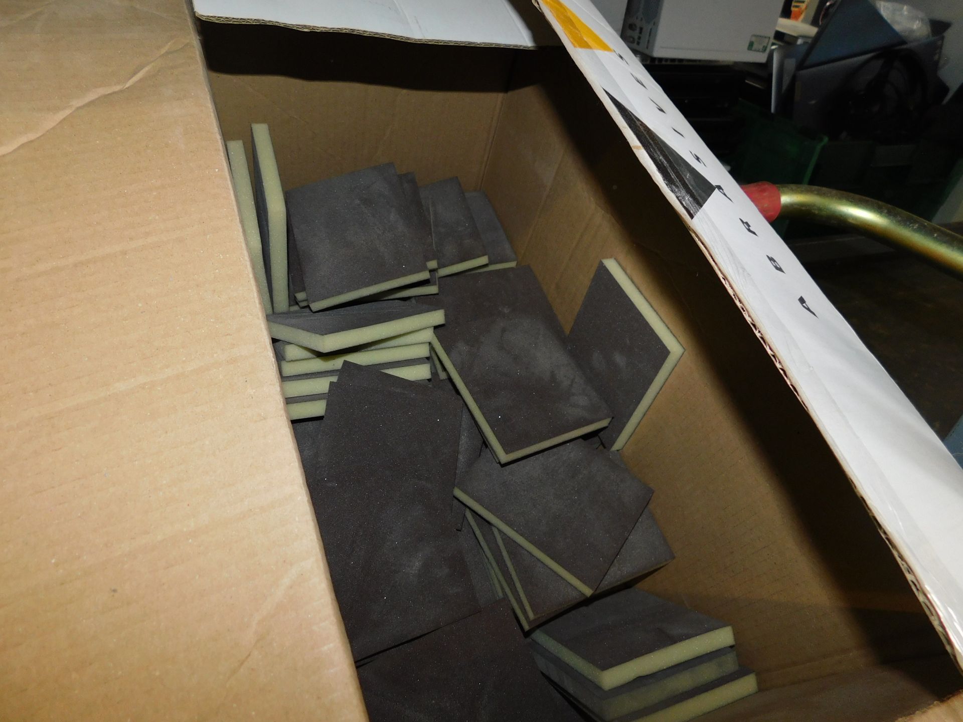 Qualitive Face Fit Test Kit, 4 Extension Leads & Quantity of Sanding Pads (Location: Stockport. - Image 2 of 4