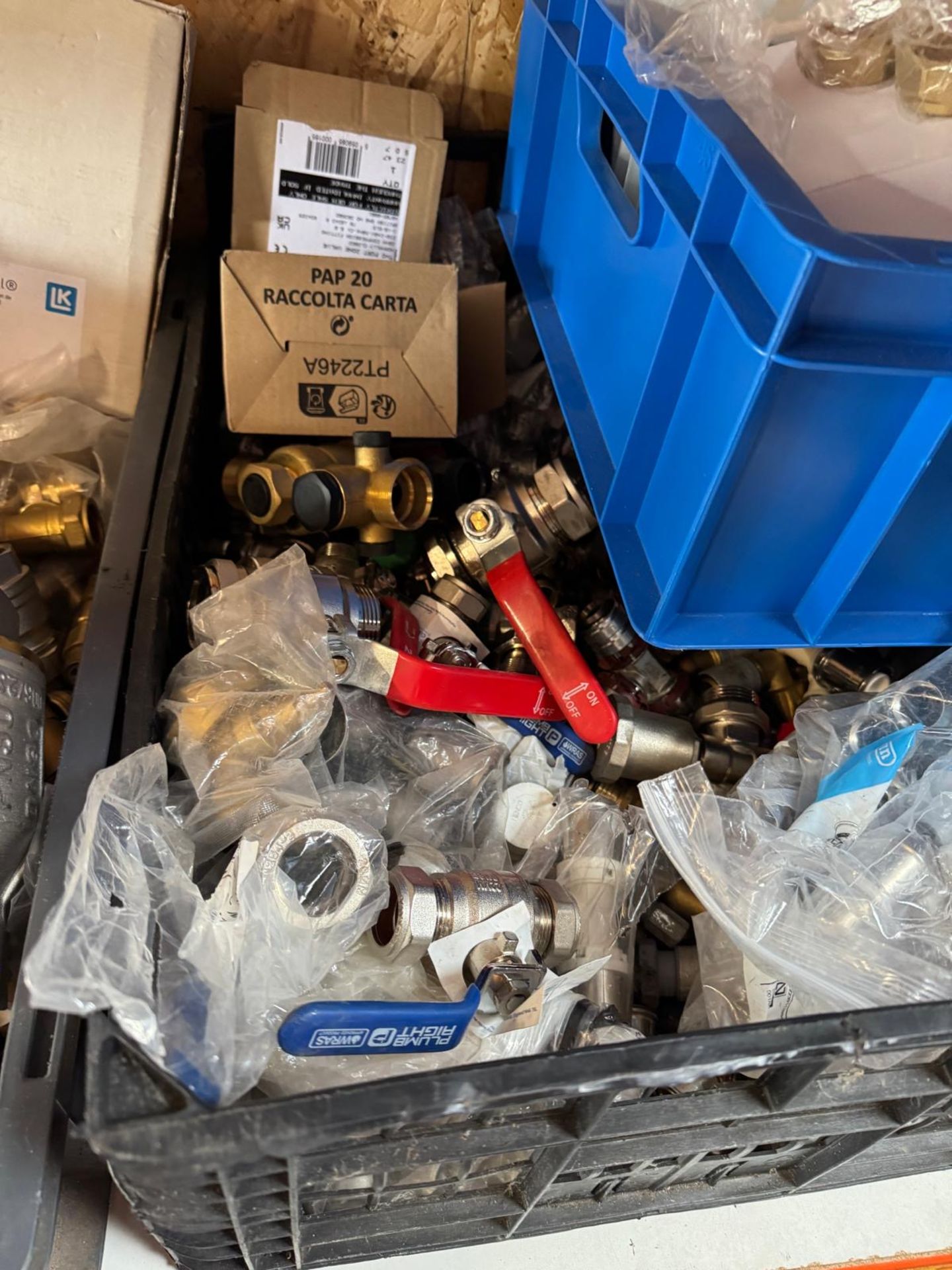 Contents of Two Shelves Comprising Brass & Steel Fittings, Valves, Five Lever Pump Valves, etc. ( - Image 4 of 7