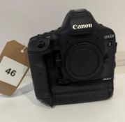 Canon EOS 1DX MKII Camera Body, Serial Number 333028000100 with LC - E19 Charger & 3 Batteries
