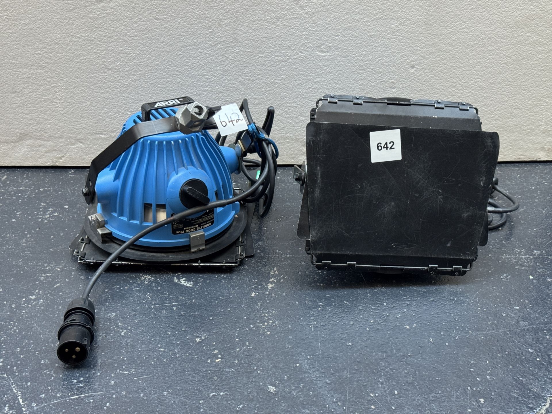 2 Arri 2000 Plus Blonde Studio Lights