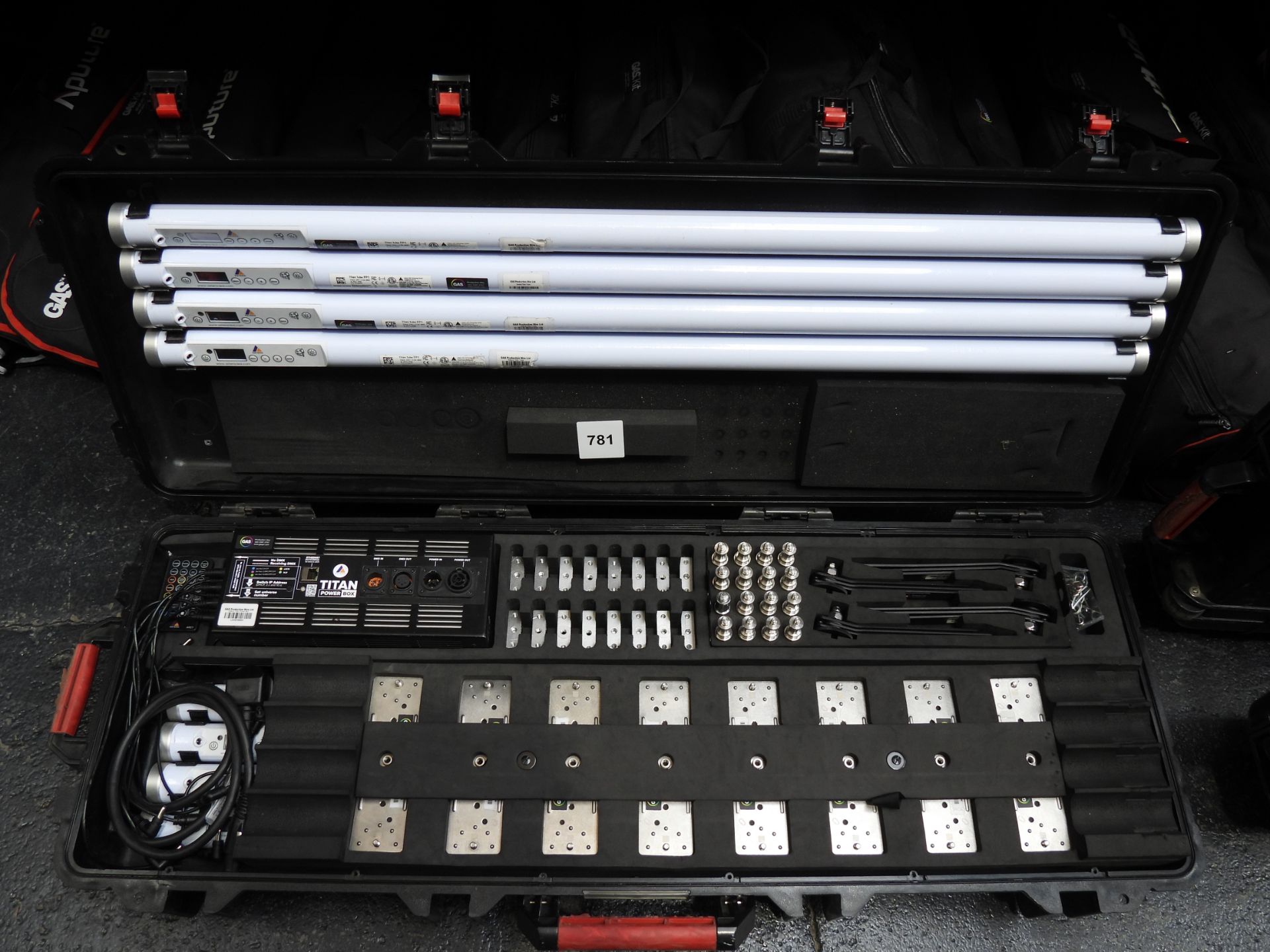 Astera Titan 8 Tube Kit Serial Number 526 0700245 with Carry Case