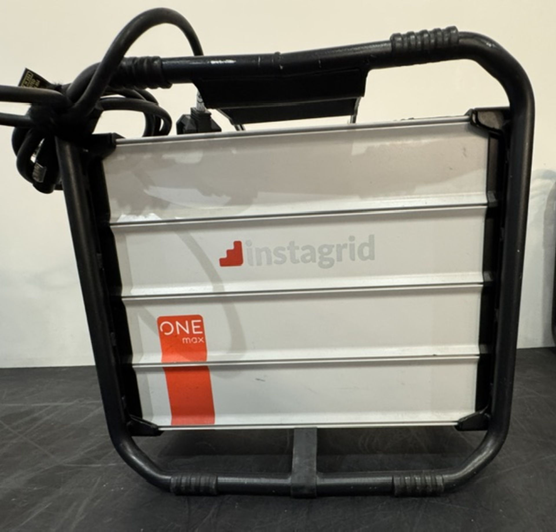 Instagrid ONE Max Battery Power Supply Unit, Serial Number VK7- 2404091-00051 - Image 2 of 2