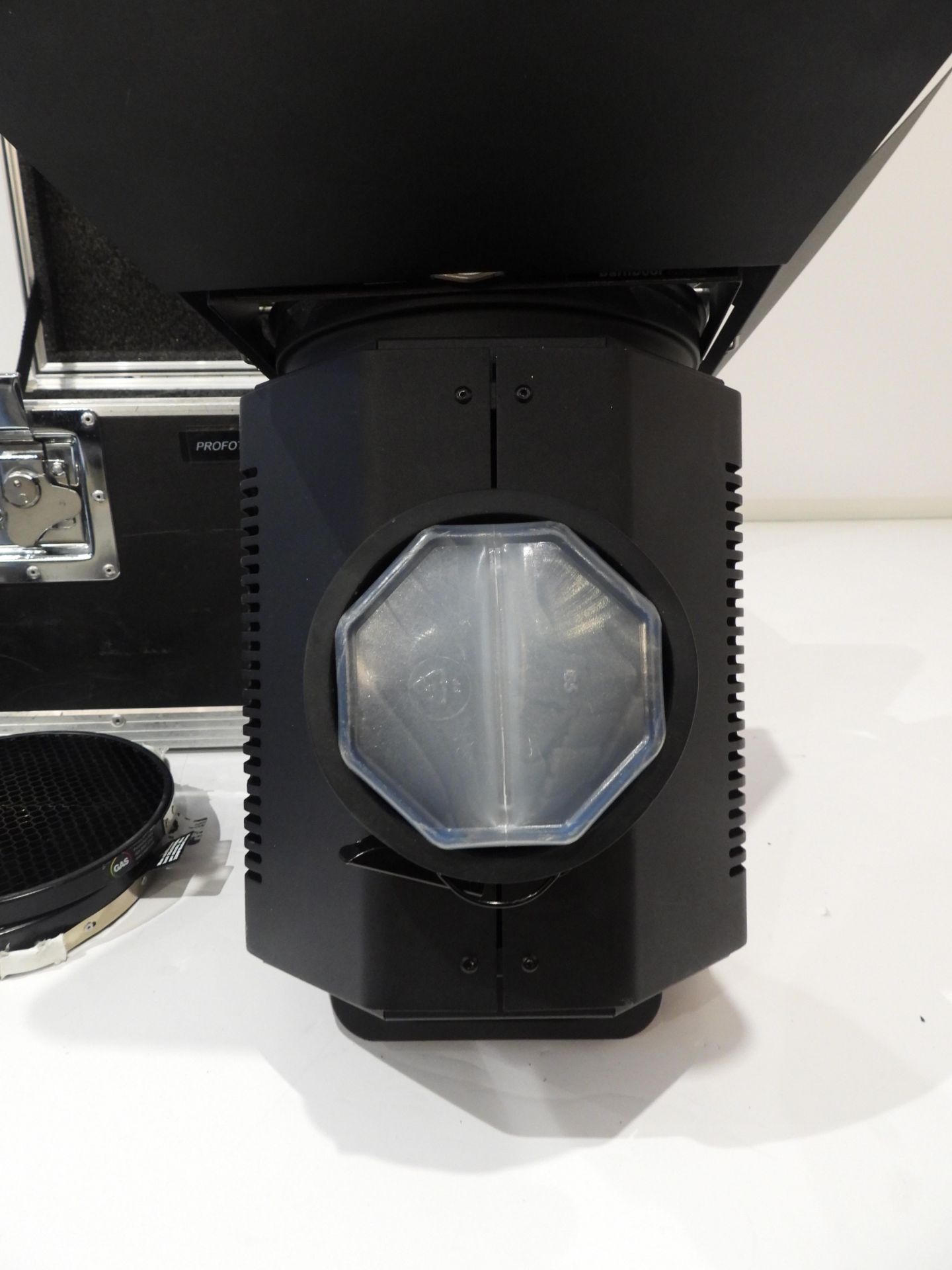 Profoto Hardbox Light Absorber with Flight Case - Image 3 of 3