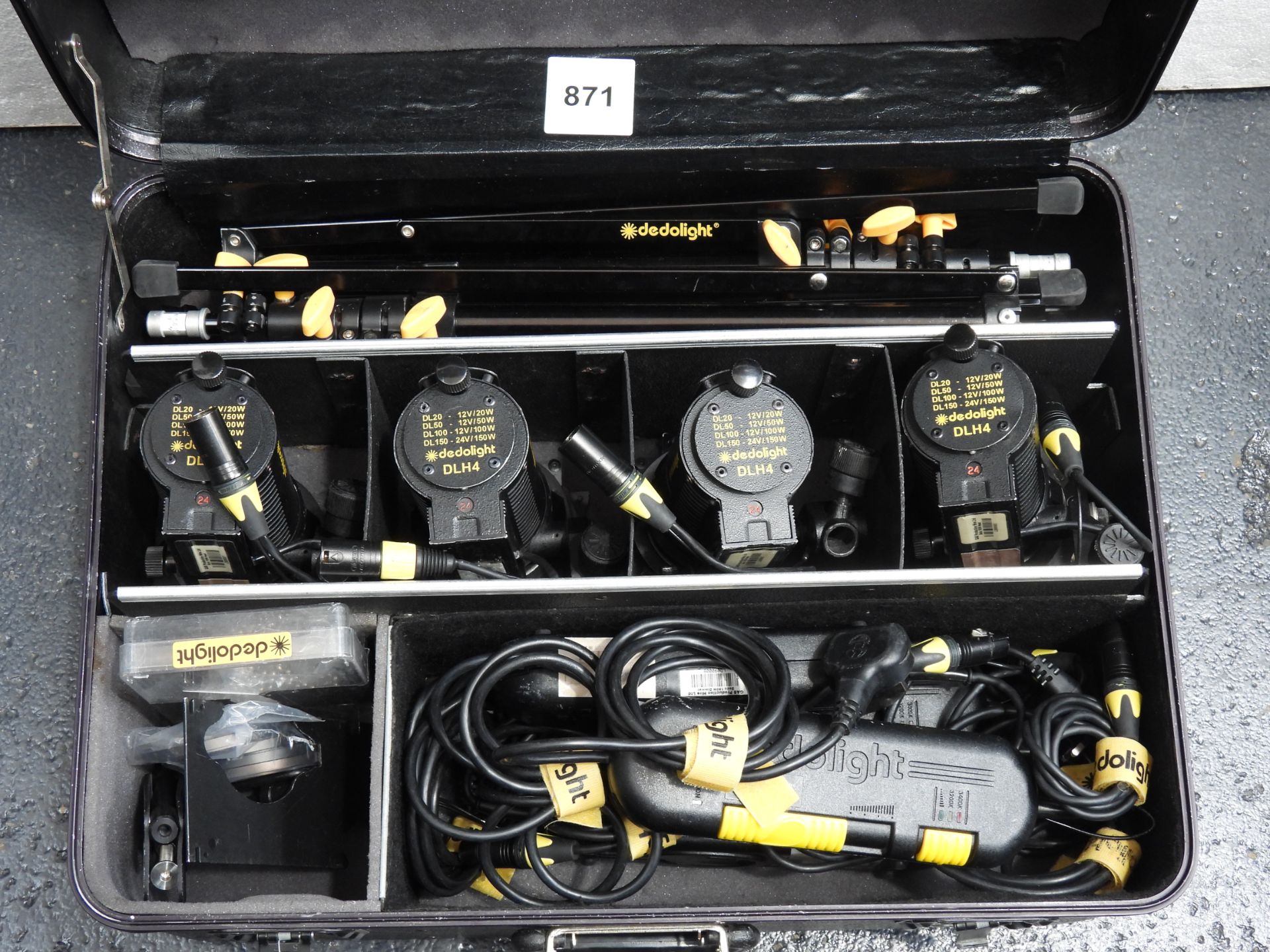 Dedolight DLH4 4-Head Kit with Accessories & Carry Case - Image 2 of 4