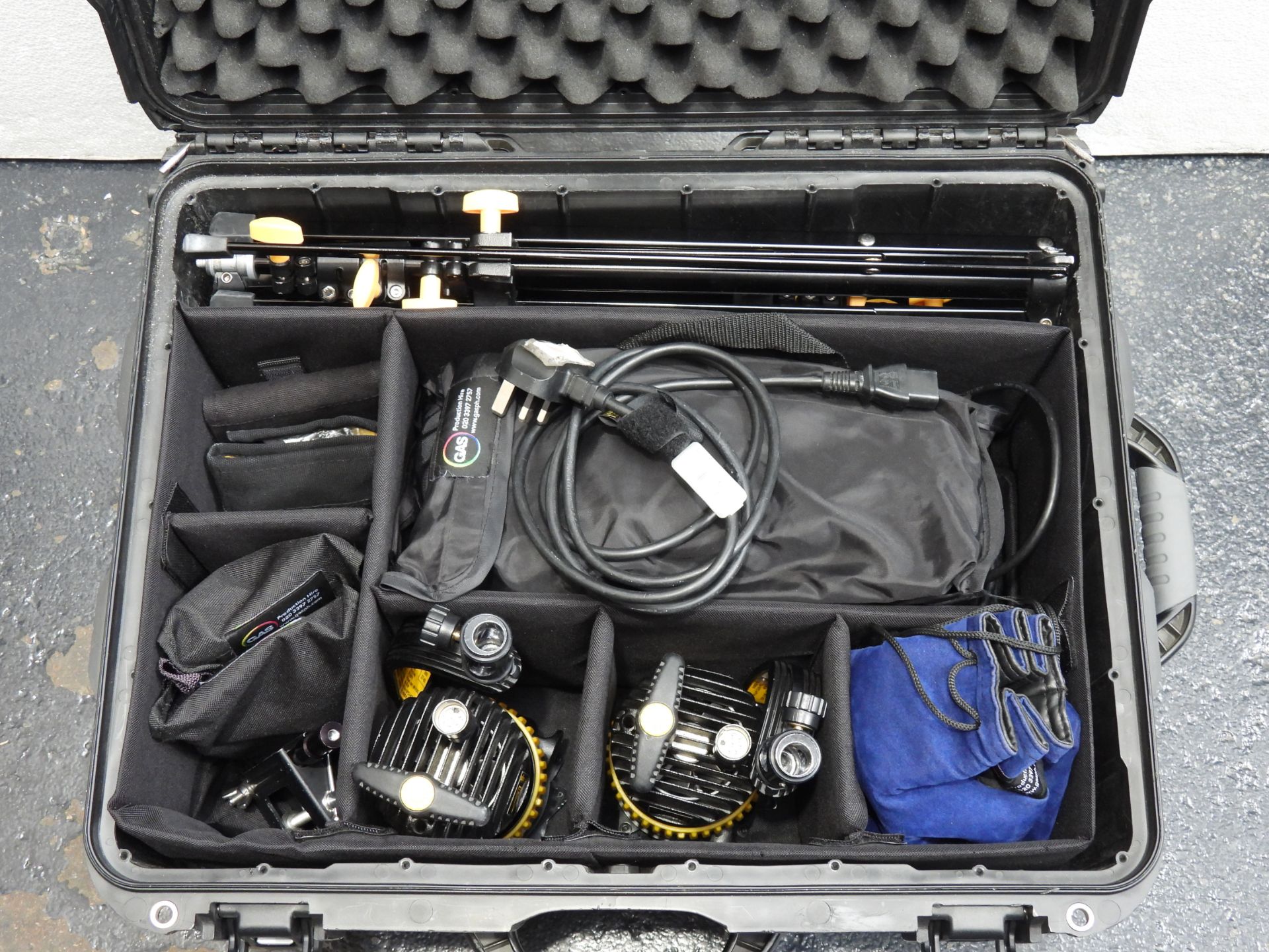 Dedolight DLED7 2-Head Kit, Serial Number 0322-6401 with Accessories in Nanuk 950 Case - Image 2 of 3