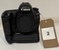 Canon EOS 5D MK4 Camera Body, Serial Number 098054001395 with Canon BG-E20 Battery Grip