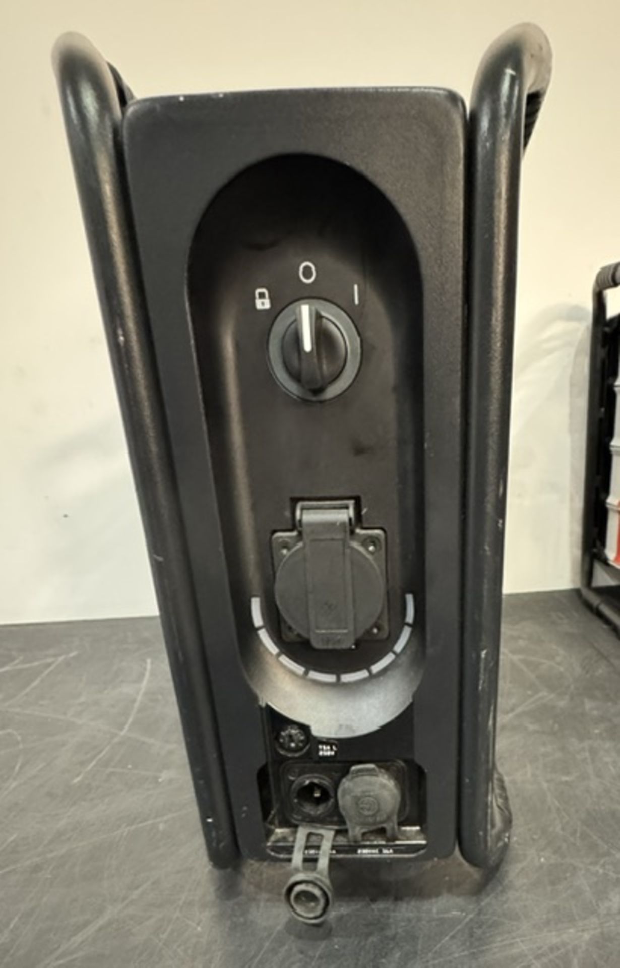 Instagrid ONE Max Battery Power Supply Unit, Serial Number VK7- 2404091-00051