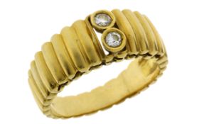 Ring 5,11g 750/- Gelbgold mit 2 Diamanten zus. ca. 0,10 ct., Ringgröße ca. 52