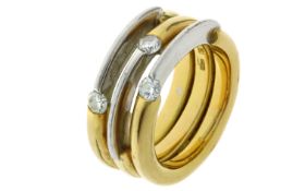 Ring 22,13g 750/- Gelbgold und Weißgold mit 3 Diamanten zus. ca. 0,30 ct., Ringgröße ca. 55