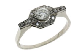 Ring 2,27g 585/- Weißgold mit Diamant ca. 0,25 ct. und 8 Diamanten zus. ca. 0,10 ct., Ringgröße c...