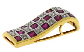 Anhänger 2,25g 750/- Gelbgold und Weißgold mit 16 Diamanten zus. ca. 0,16 ct. und Rubinen