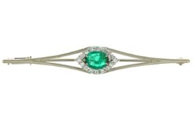 Brosche 4,33g 585/- Weißgold mit 16 Diamanten zus. ca. 0,24 ct. und Smaragd