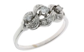 Ring 2,87g 585/- Weißgold mit 3 Diamanten zus. ca. 0,18 ct., Ringgröße ca. 53