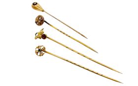 4 Anstecknadeln 4,95g 585/- und 750/- Gelbgold mit 3 Diamanten ca. 0,08 ct. M/pi