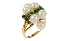 Ring 5,98g 585/- Gelbgold mit Akoya-Perlen und Smaragden, Ringgröße ca. 57