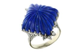Ring 12,09g 585/- Weißgold mit 6 Diamanten zus. ca. 0,12 ct. G/vs und Lapislazuli, Ringgröße ca. 58